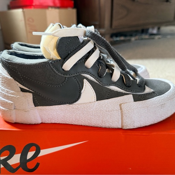 Nike Blazer Low sacai Iron Grey, size 5 (women’s 6.5). Excellent condition - Picture 6 of 8